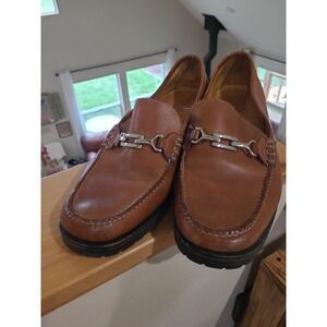 Cole Haan Horse Bit  Leather Slip on Loafers Women SZ 7.5B Vibram Sole low heel